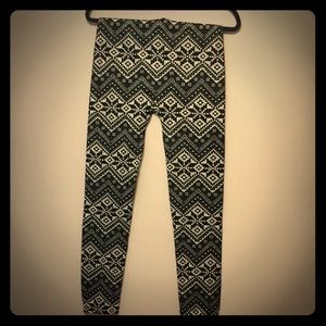 Stretchy patterned leggings